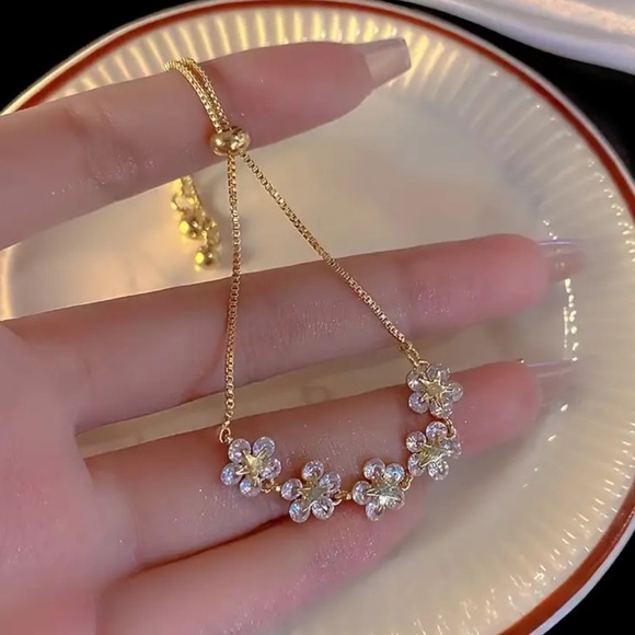💛 NEW Gold 18k Adjustable Flower Beads Chain Luxury Elegant Floral Bracelet - Picture 4 of 5